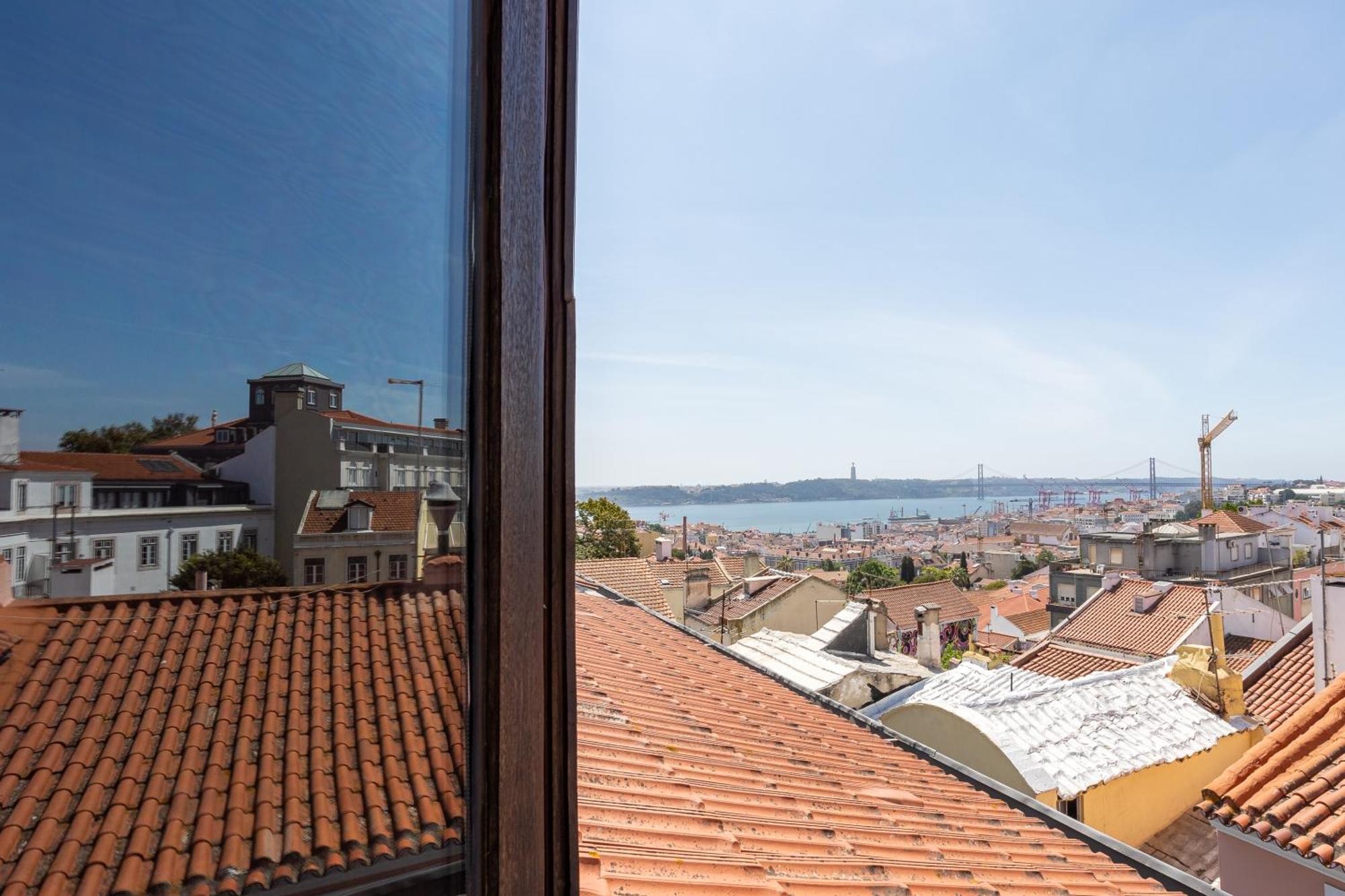 Amazing Tailor Made Penthouse With A View Apartment Lisbon Exterior photo